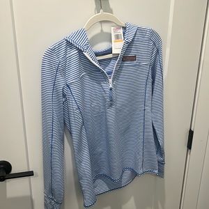 Vineyard vines feeder breaker Blue